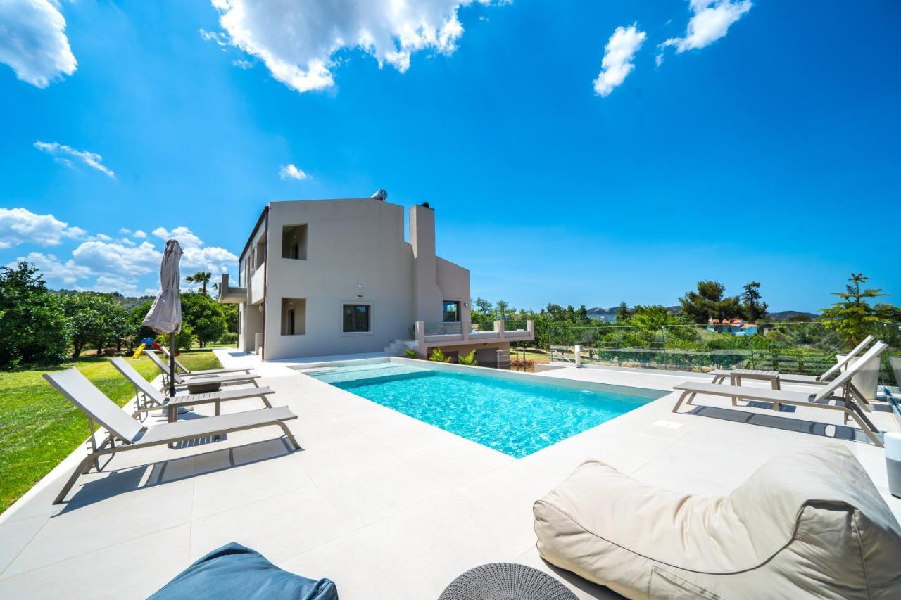 Villa Florentina ✩ Private Pool ✩ Bbq ✩ 7 Guests Alikianos Bagian luar foto