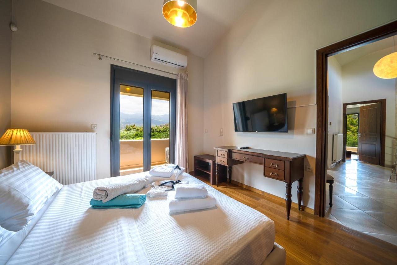 Villa Florentina ✩ Private Pool ✩ Bbq ✩ 7 Guests Alikianos Bagian luar foto